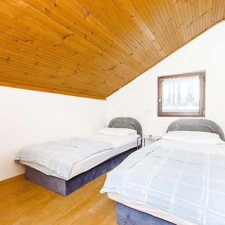 Apartment Ana *