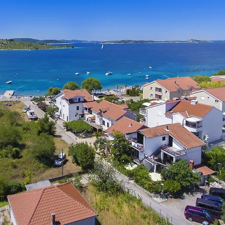 Ana * Vodice